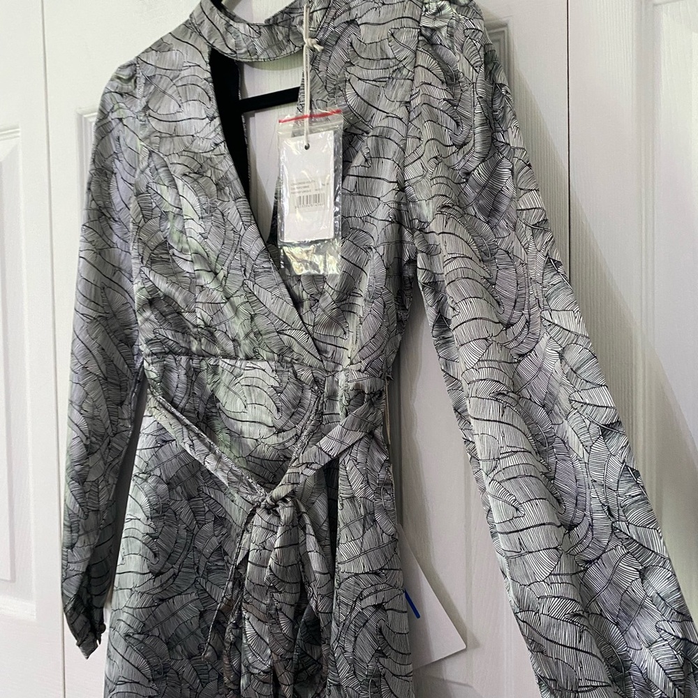 NWT SILVIAN HEACH Elegant Silver Wrap Dress Italy 38 - Picture 12 of 14
